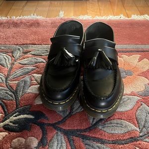 Dr. Martens ADRIAN SMOOTH LEATHER TASSEL LOAFERS women size 7/men size 6 NWOT